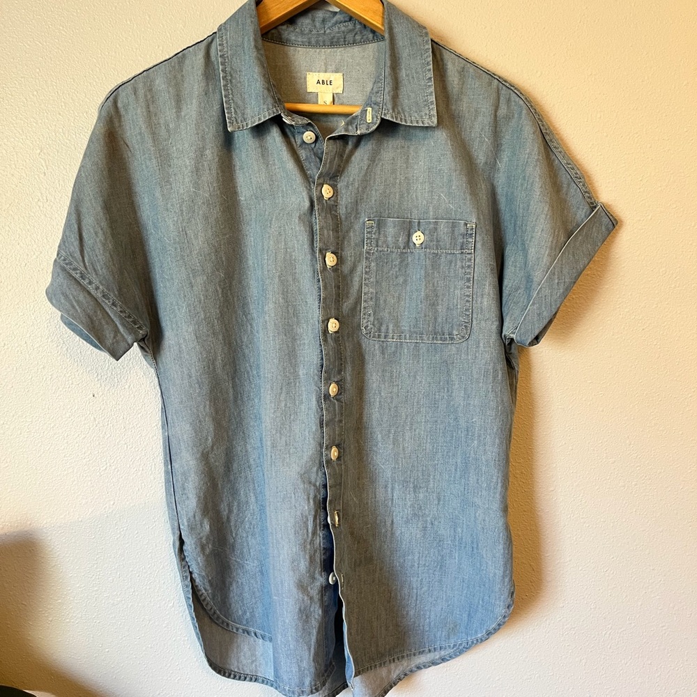 Able Chambray Buttondown